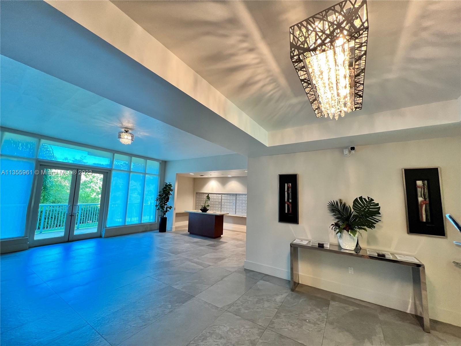 THE OAKS I CONDO - Residential