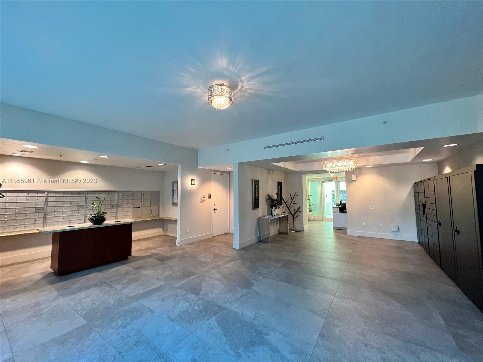 THE OAKS I CONDO - Residential