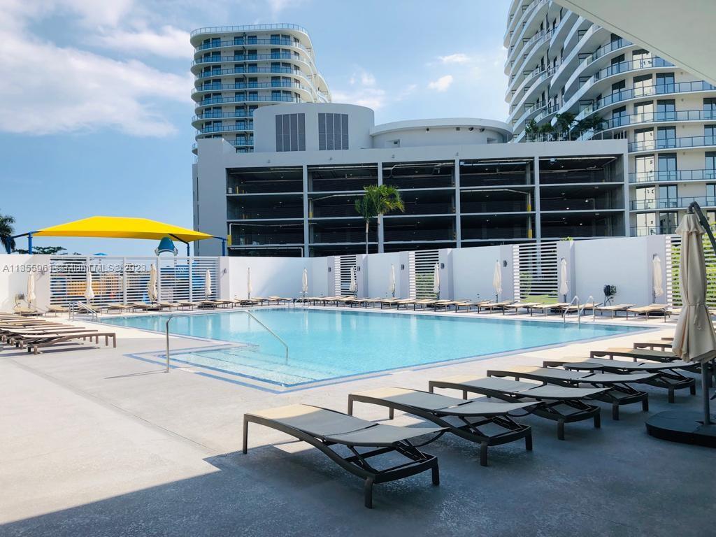 THE OAKS I CONDO - Residential