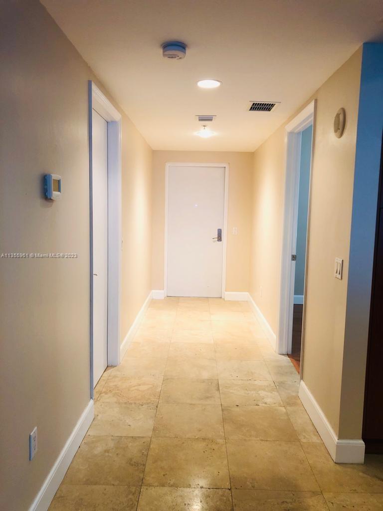 THE OAKS I CONDO - Residential