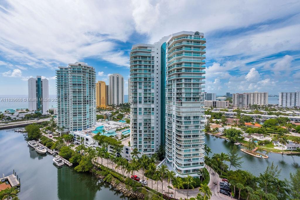PARQUE TOWERS CONDO - Residential