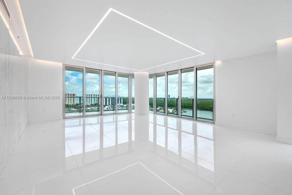 PARQUE TOWERS CONDO - Residential
