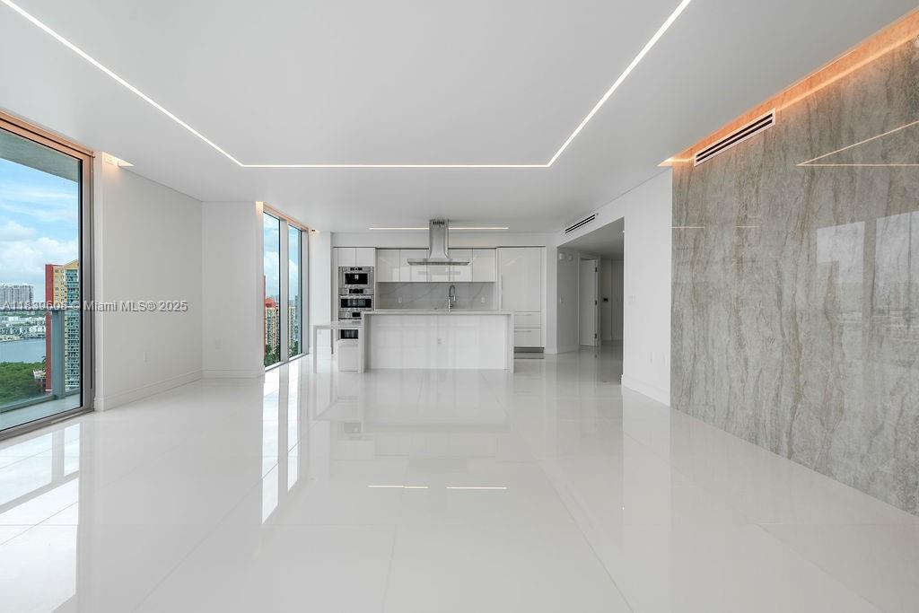 PARQUE TOWERS CONDO - Residential