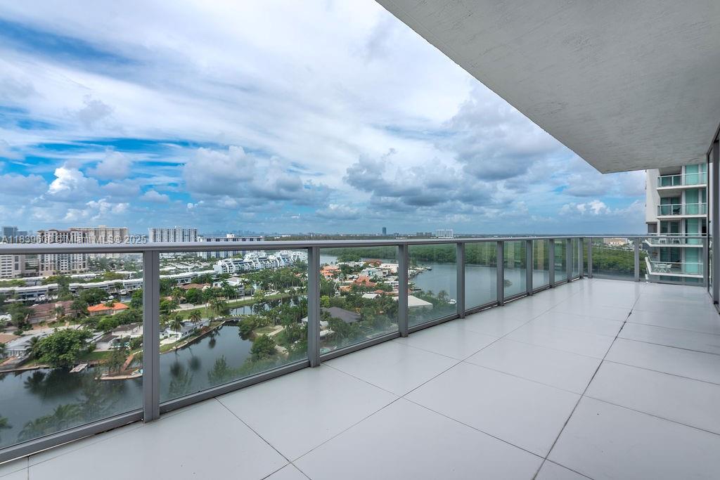 PARQUE TOWERS CONDO - Residential