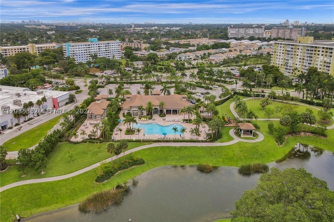 HILLCREST COUNTRY CLUB SO - Residential Lease