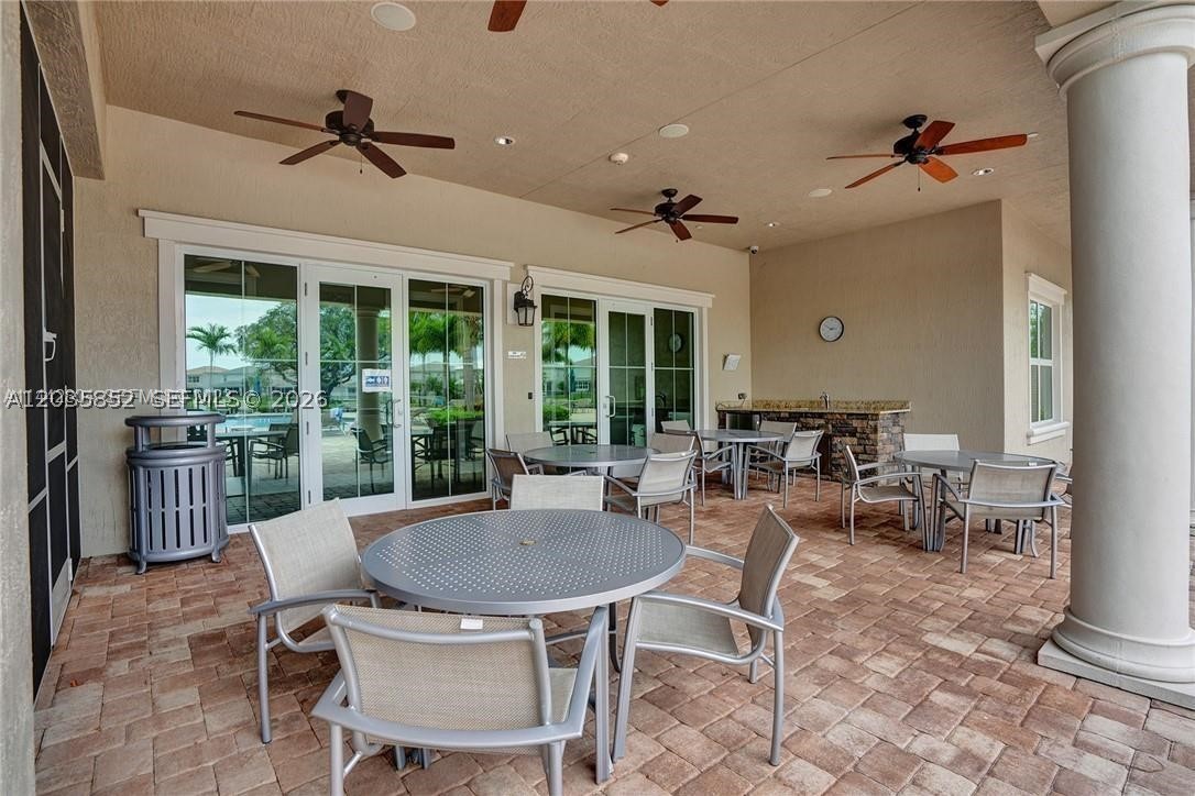HILLCREST COUNTRY CLUB SO - Residential Lease