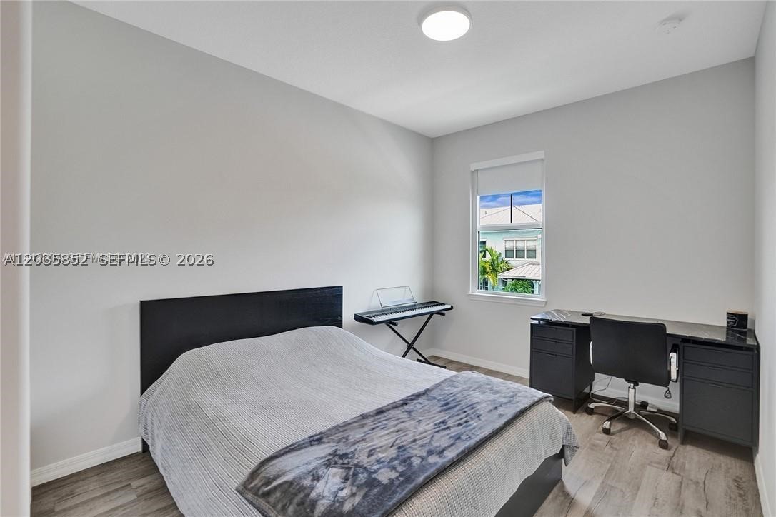 HILLCREST COUNTRY CLUB SO - Residential Lease