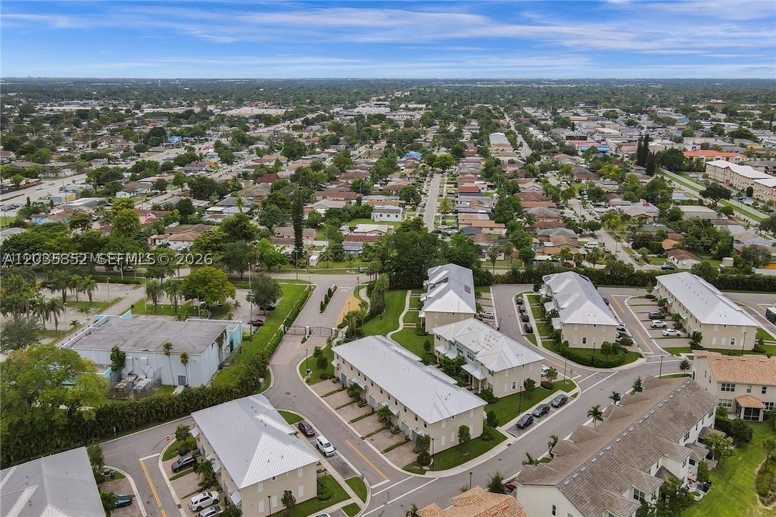 HILLCREST COUNTRY CLUB SO - Residential Lease