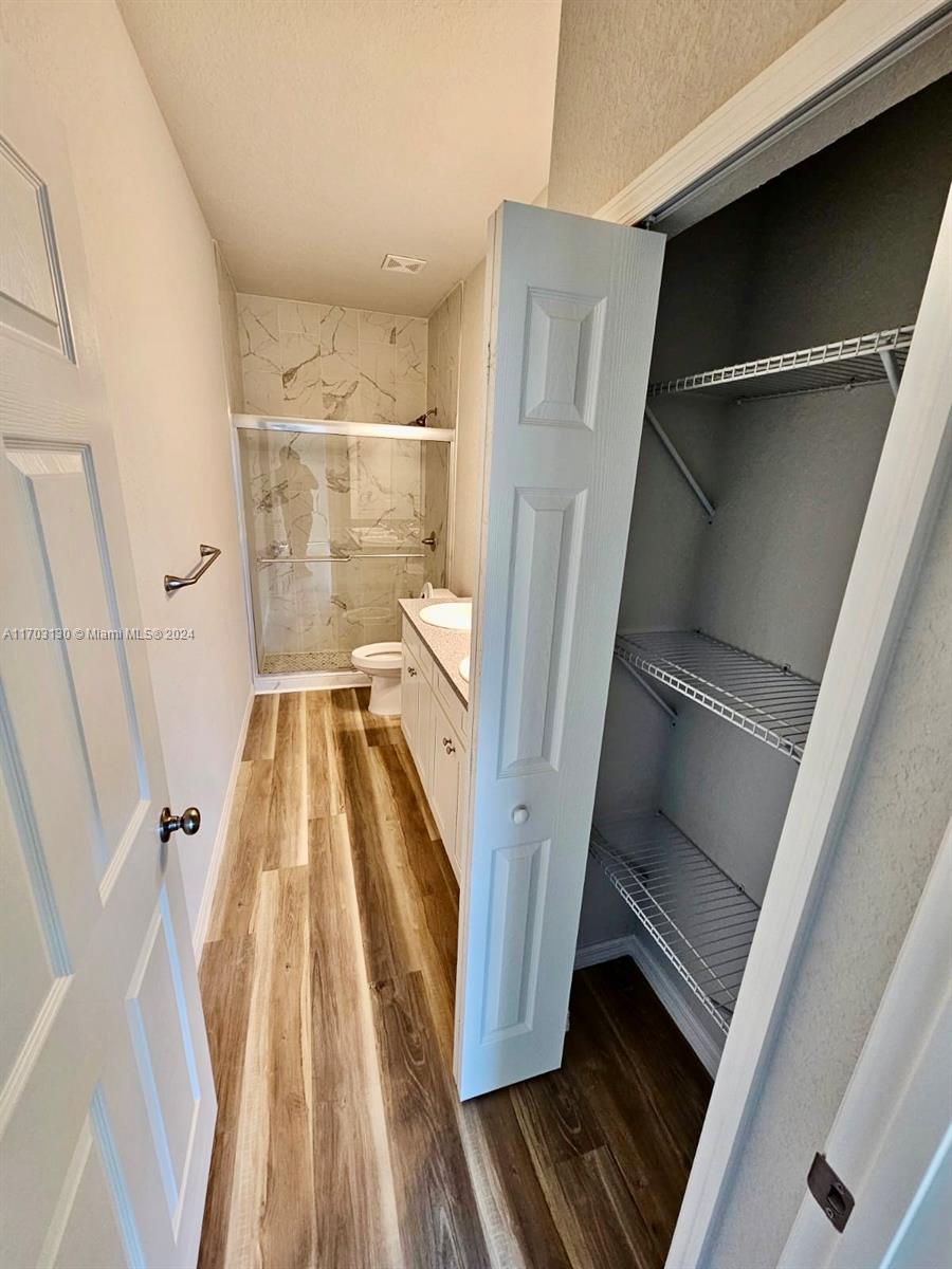 Las Villas at Kenilworth - Residential