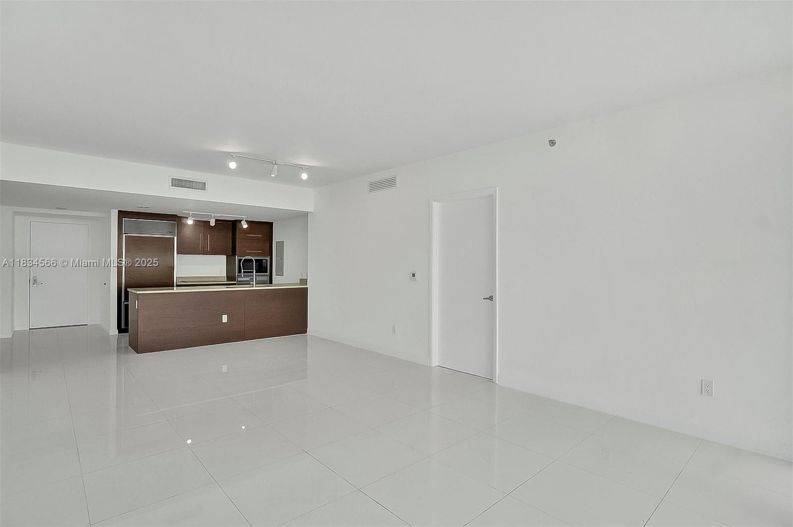 ICONBRICKELL CONDO NO 1 - Residential