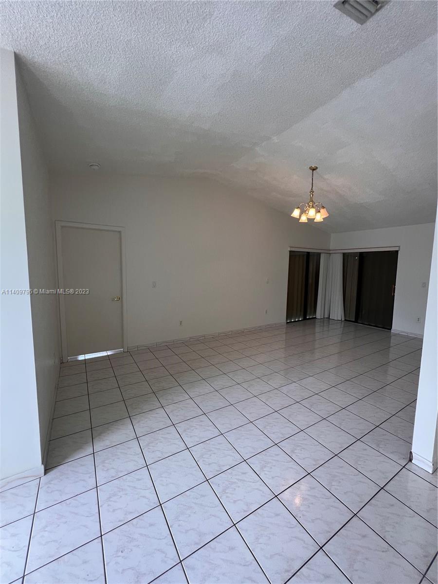 WESTWIND LAKES GARDEN HOM - Residential Lease