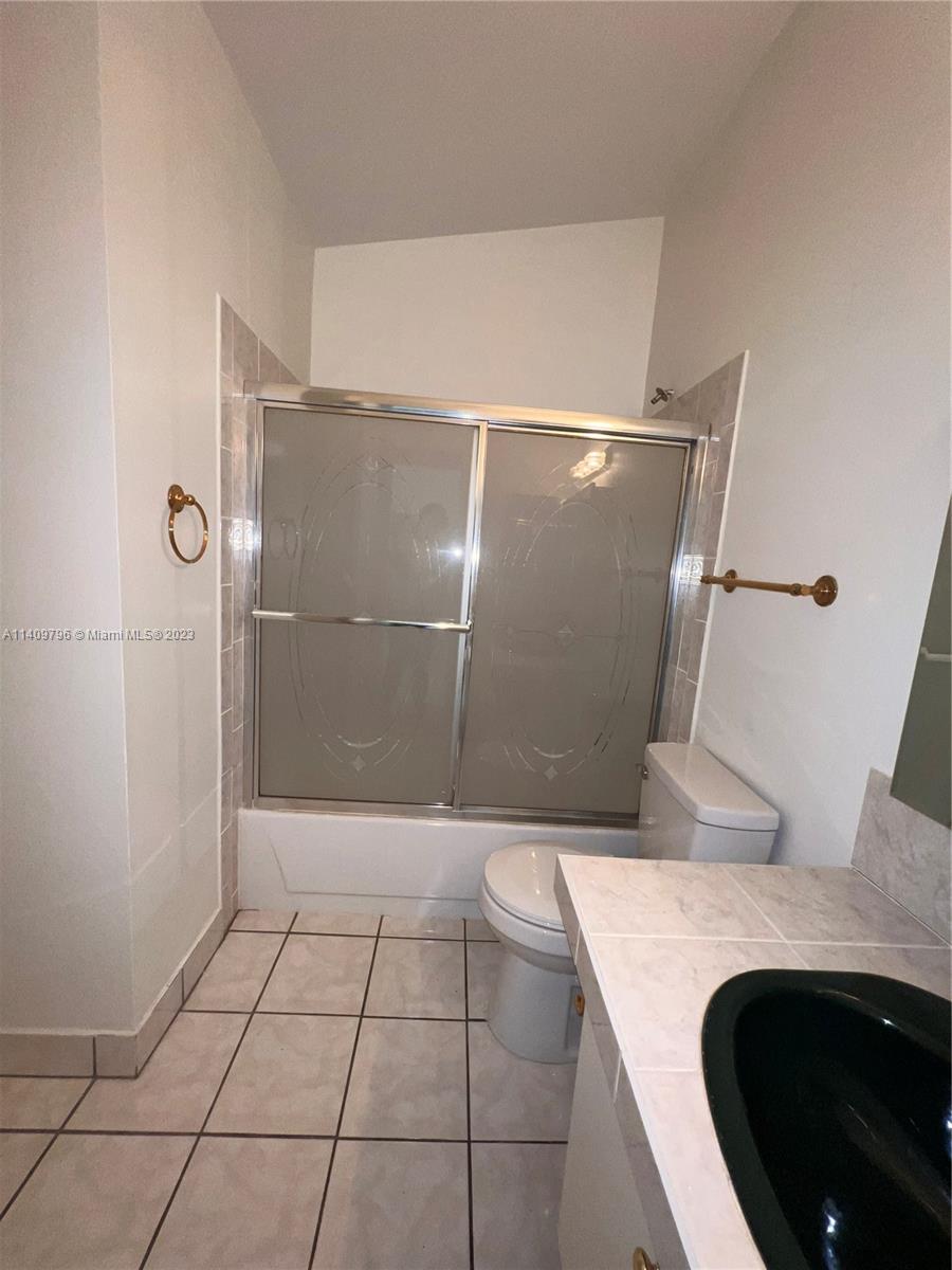 WESTWIND LAKES GARDEN HOM - Residential Lease