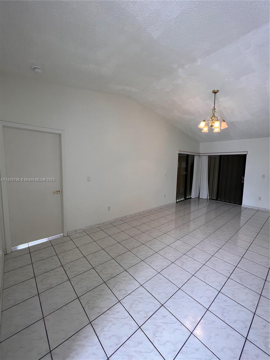 WESTWIND LAKES GARDEN HOM - Residential Lease