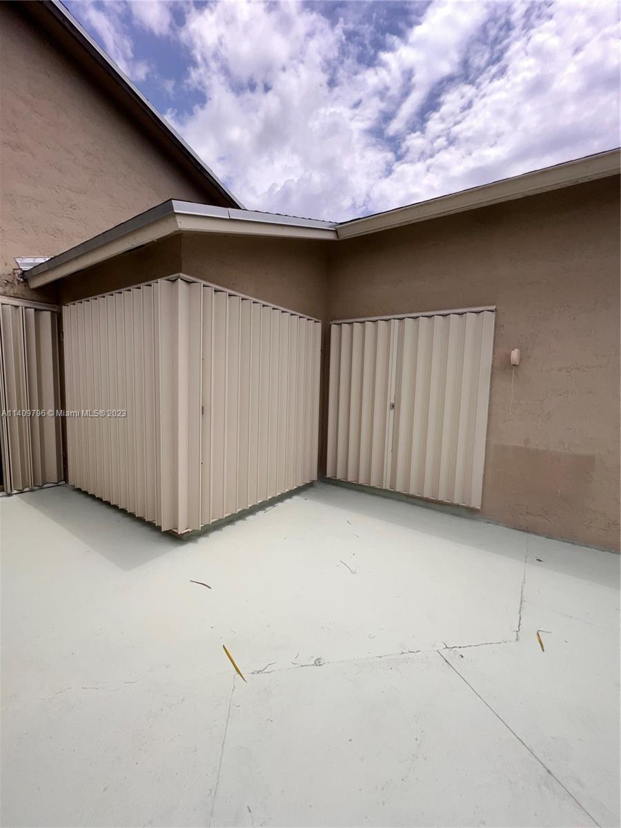WESTWIND LAKES GARDEN HOM - Residential Lease