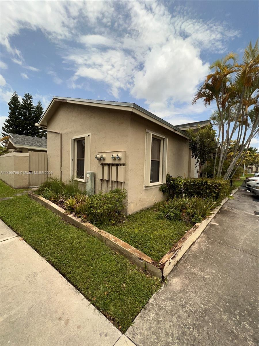 WESTWIND LAKES GARDEN HOM - Residential Lease