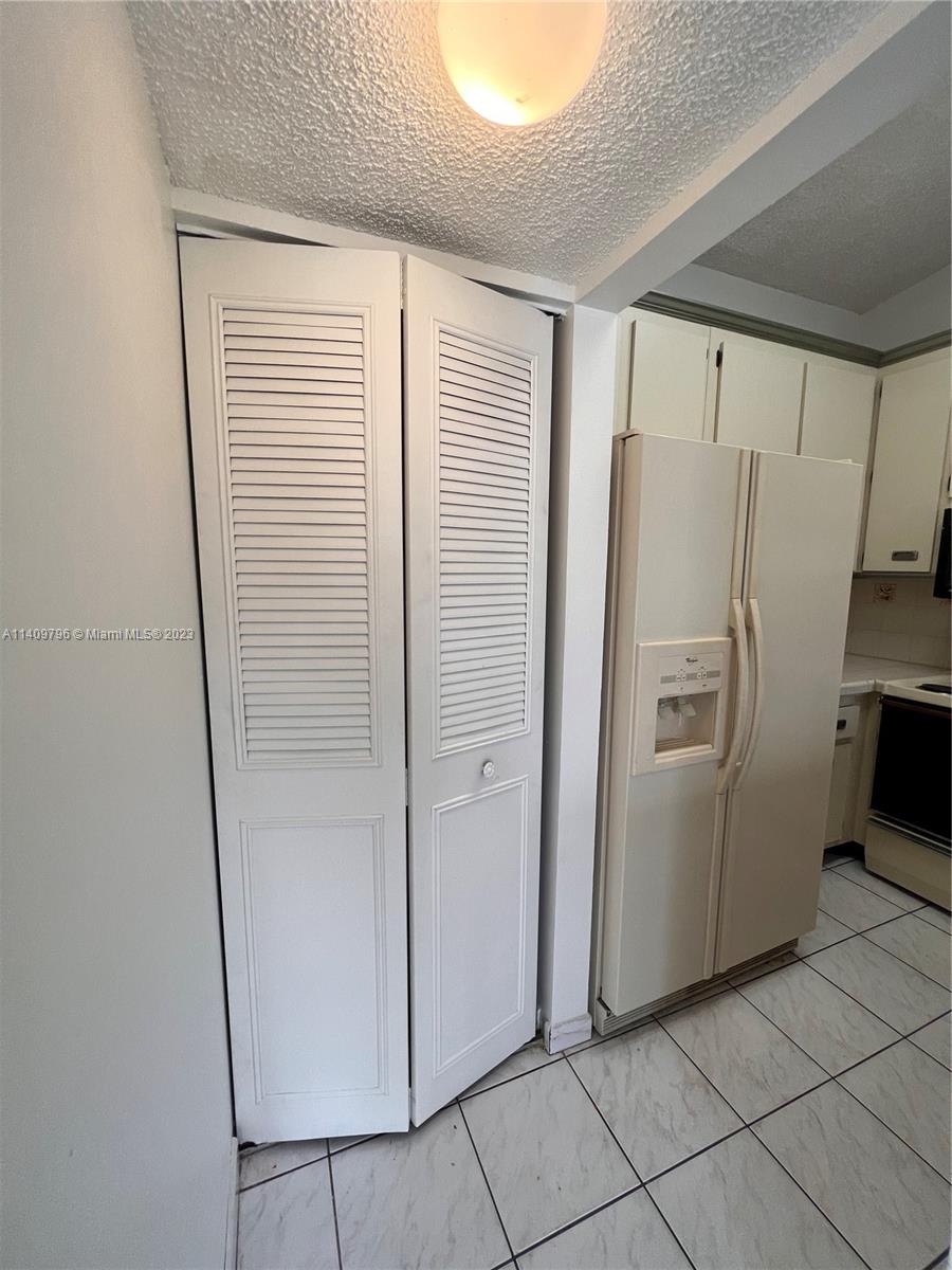 WESTWIND LAKES GARDEN HOM - Residential Lease