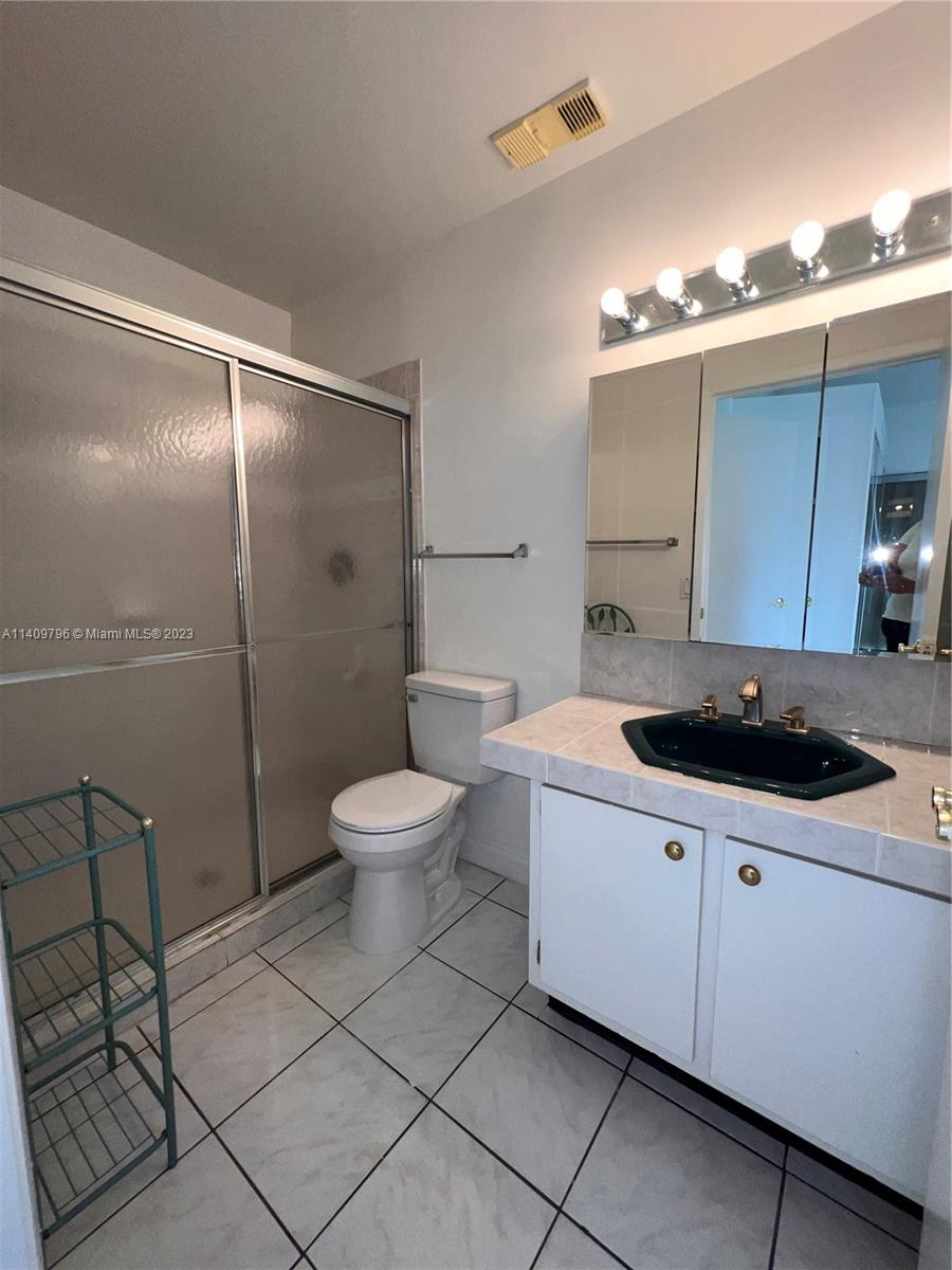 WESTWIND LAKES GARDEN HOM - Residential Lease
