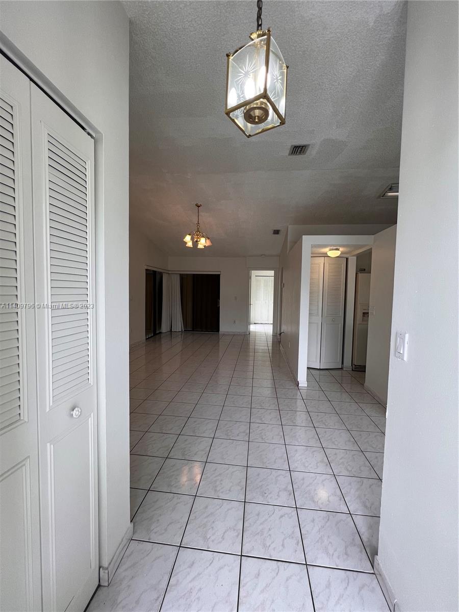 WESTWIND LAKES GARDEN HOM - Residential Lease