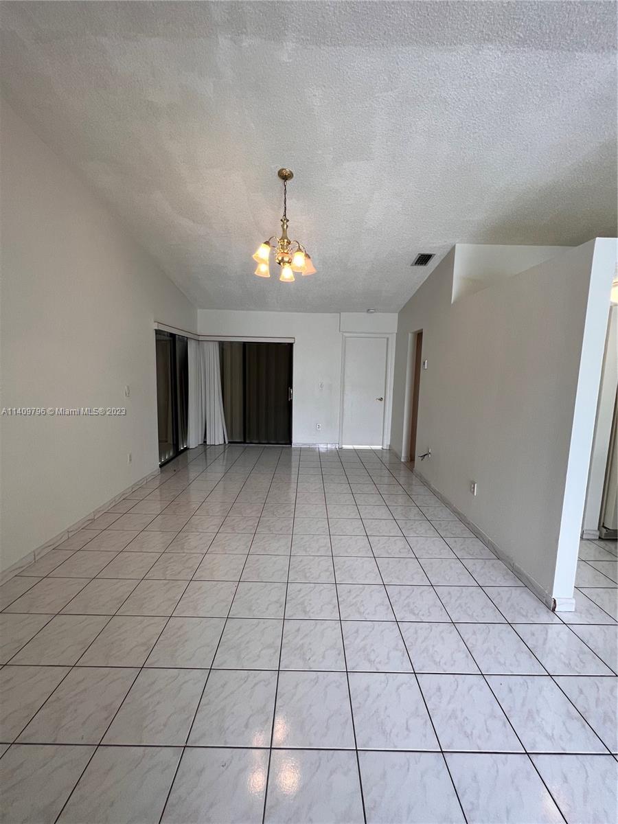 WESTWIND LAKES GARDEN HOM - Residential Lease