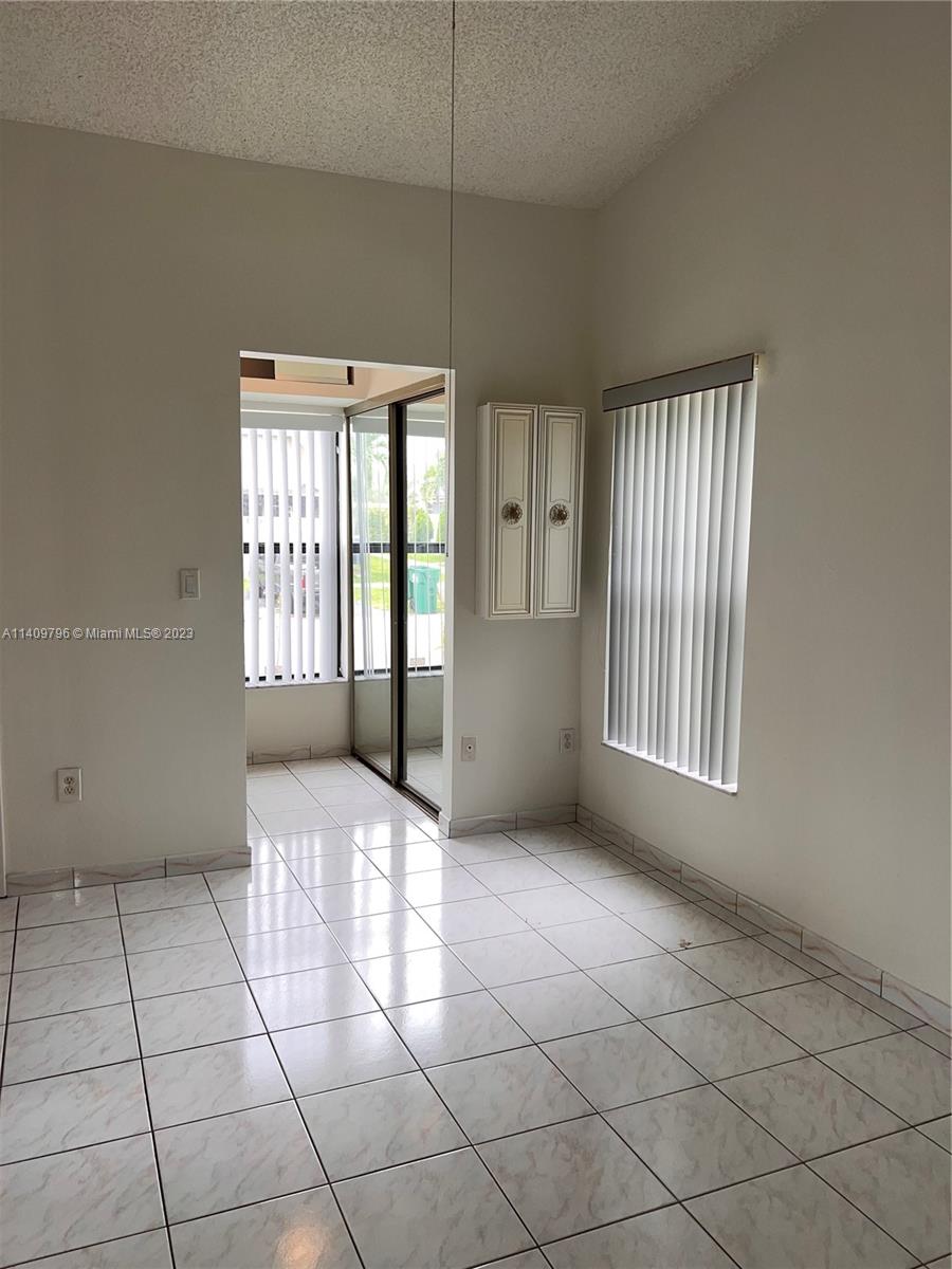 WESTWIND LAKES GARDEN HOM - Residential Lease
