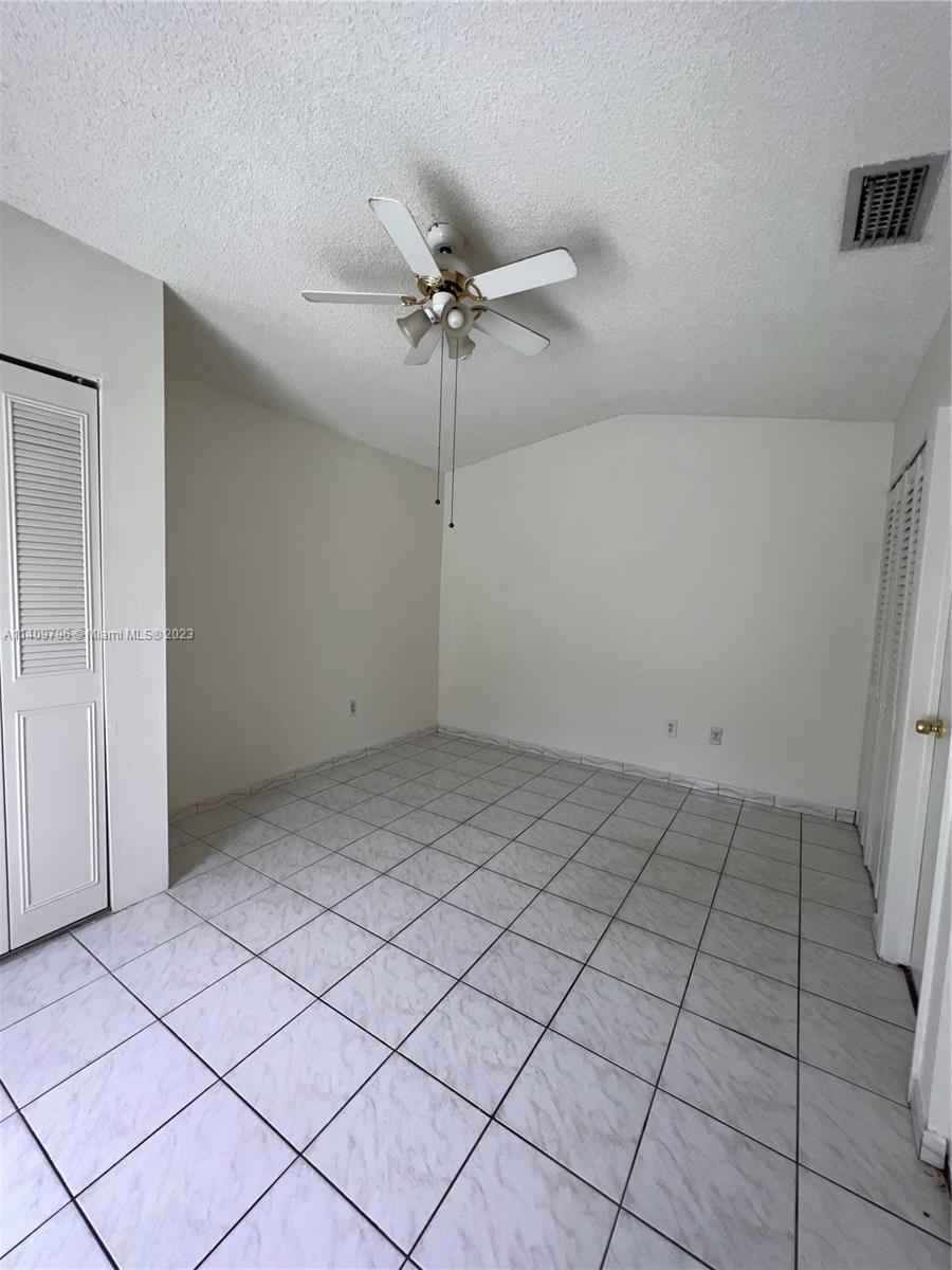 WESTWIND LAKES GARDEN HOM - Residential Lease