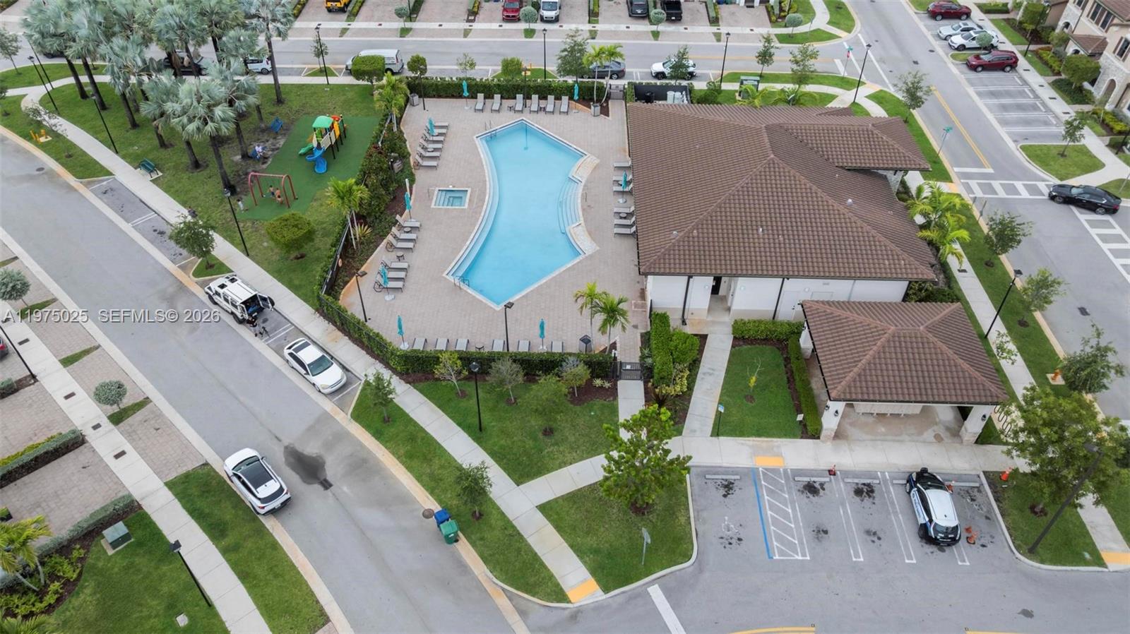 COCO PALM VILLAS - Residential