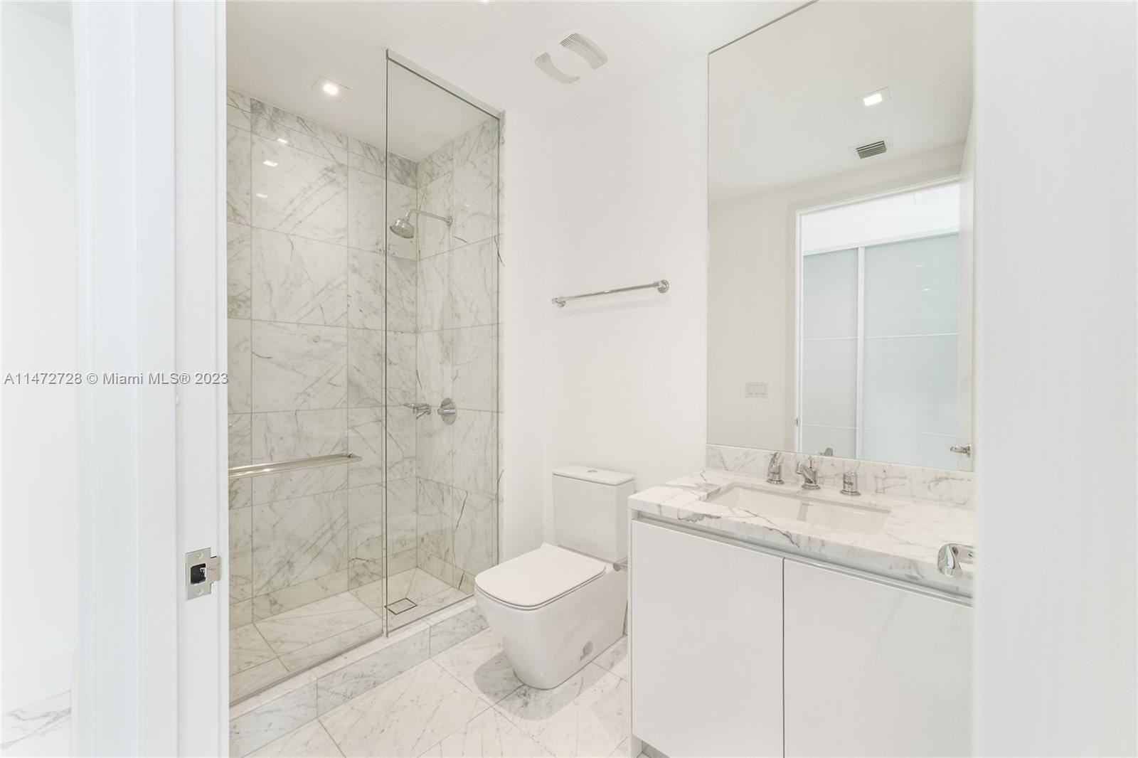 JADE SIGNATURE CONDO - Residential