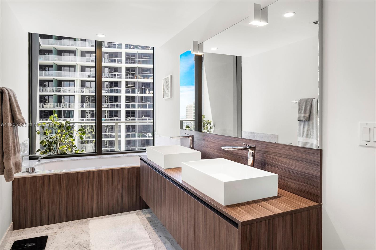 BRICKELL FLATIRON CONDO - Residential Lease