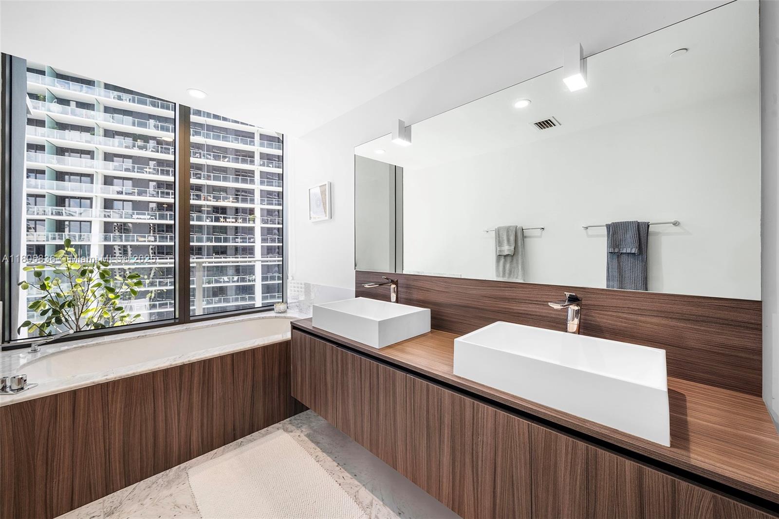 BRICKELL FLATIRON CONDO - Residential Lease