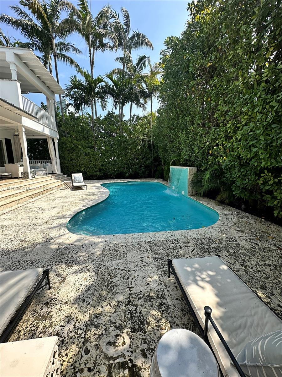 TROPICAL ISLE HOMES SUB 4 - Residential