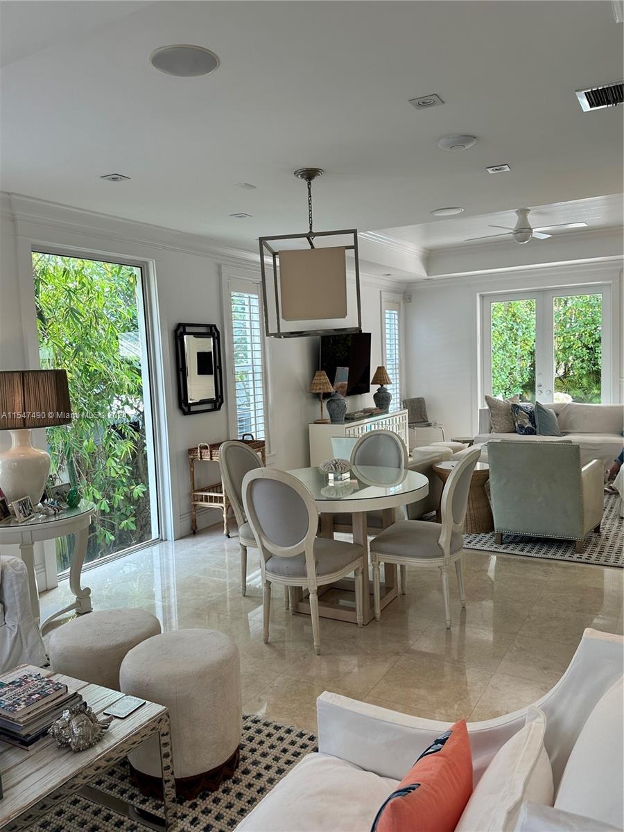 TROPICAL ISLE HOMES SUB 4 - Residential