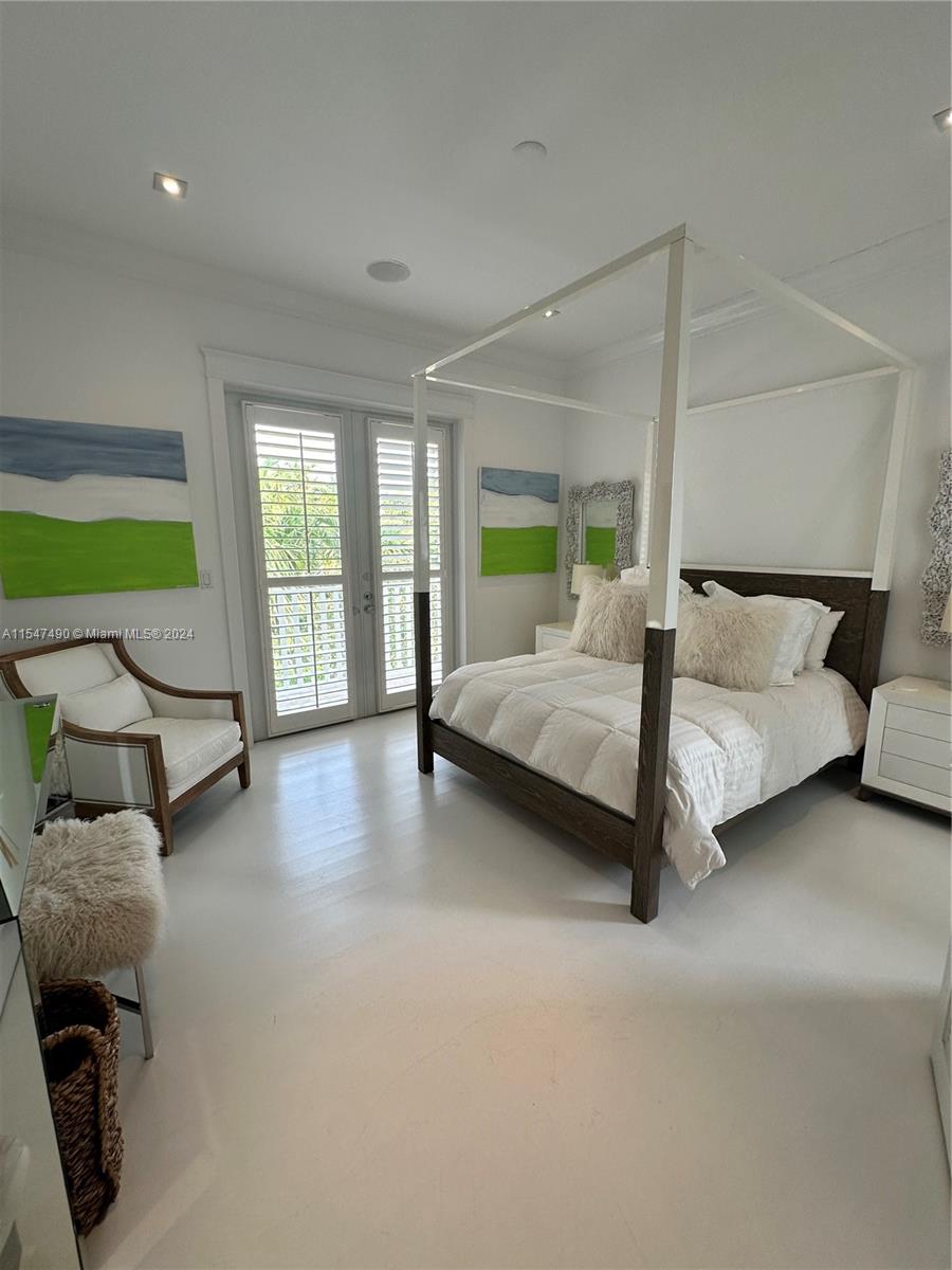 TROPICAL ISLE HOMES SUB 4 - Residential