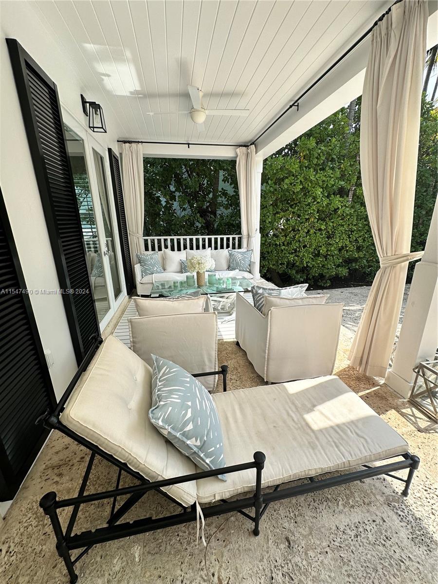 TROPICAL ISLE HOMES SUB 4 - Residential