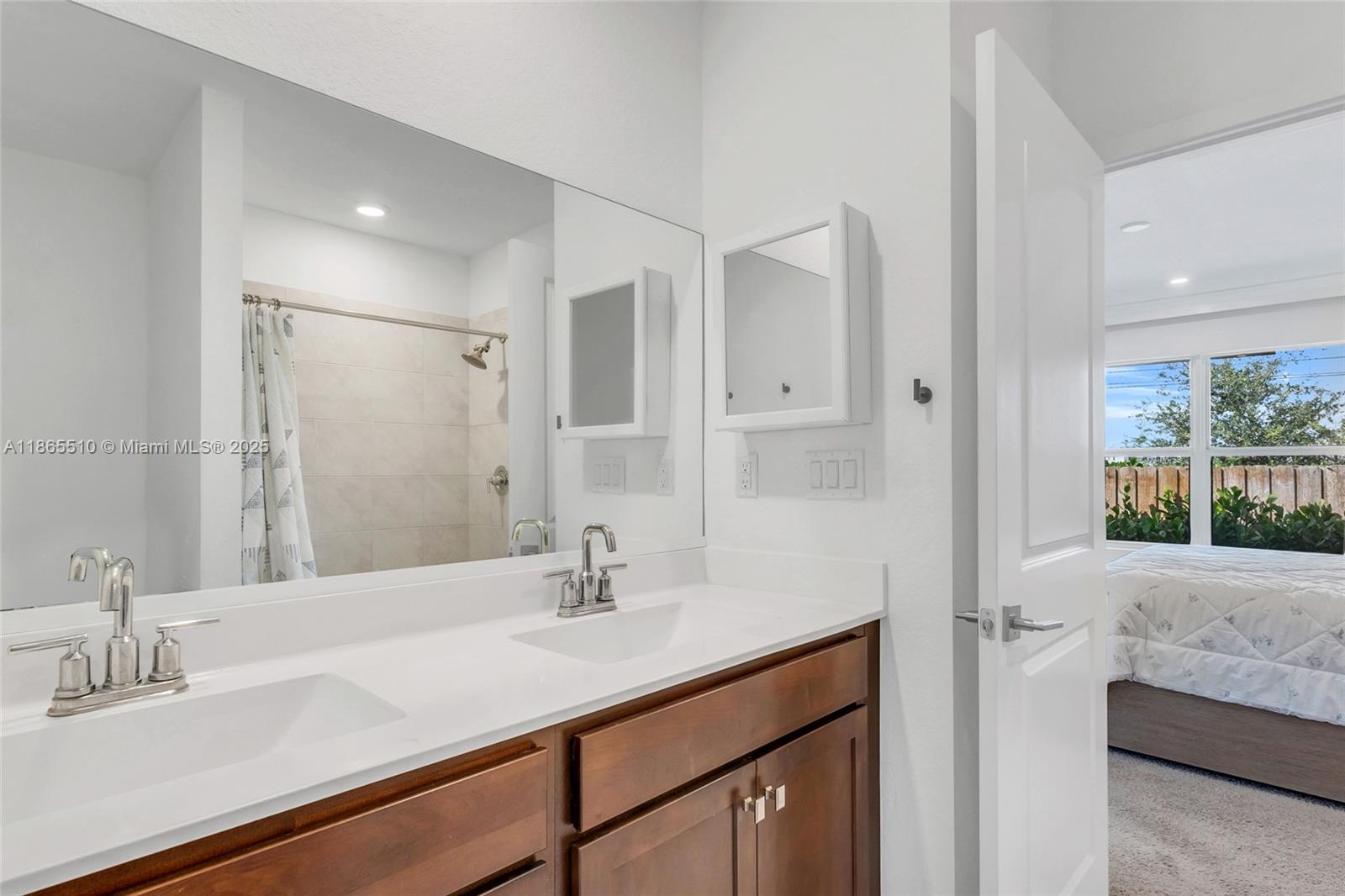 ROYAL HOMES WEST - Residential