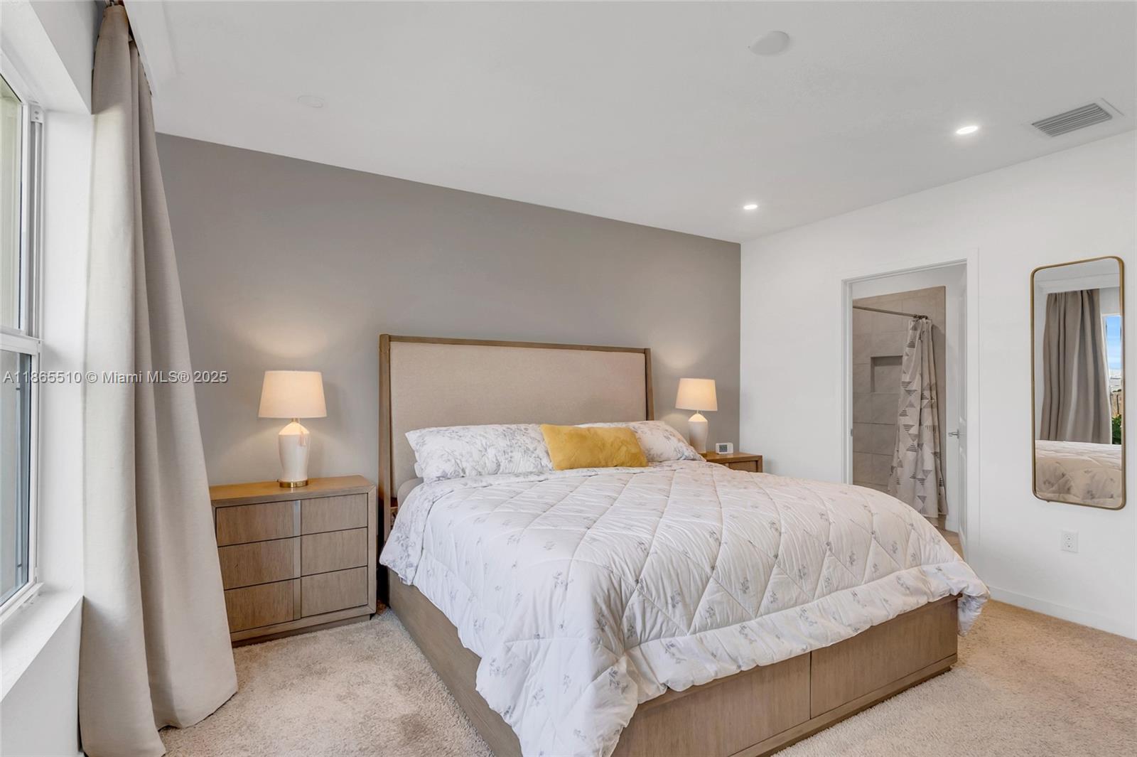 ROYAL HOMES WEST - Residential