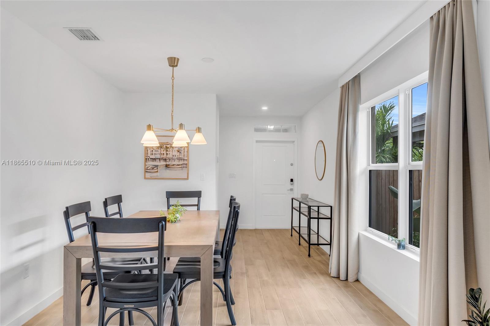 ROYAL HOMES WEST - Residential