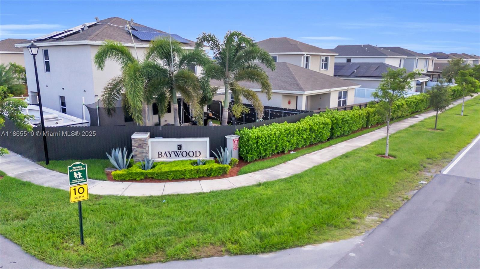 ROYAL HOMES WEST - Residential