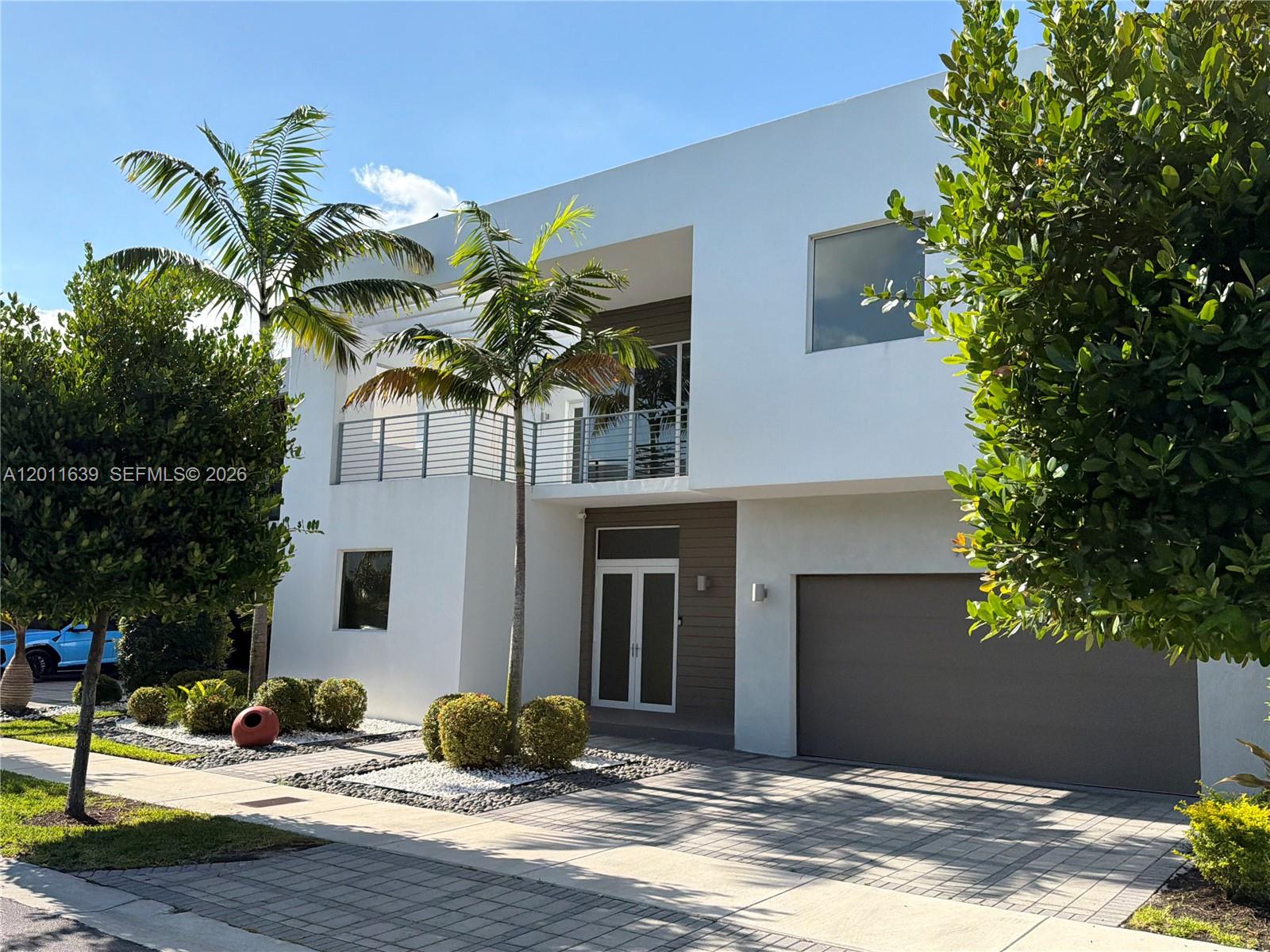 FOR SALE – LUXURY HOME IN DORAL MODERM 60
9980 NW 74th Terrace, Doral, FL 33178
5 Bedrooms | 5 Bathrooms | Private Pool | BBQ Area | Excellent Condition
Stunning Home in One of Doral’s Most Exclusive Communities
This elegant 5-bed, 5-bath residence offers luxury living with a beautiful private pool, modern BBQ area, and spacious indoor–outdoor layout. Located in a highly desirable neighborhood, this home is perfect for families seeking comfort, style, and convenience.
5 spacious bedrooms
5 full bathrooms
Beautiful private pool
Modern BBQ & outdoor entertainment area
Open-concept living and dining spaces
High ceilings and natural light
Gourmet kitchen
Excellent condition, move-in ready
Close to top-rated schools
Minutes from shopping, dining, and entertainment
Easy access to major highways
Safe, upscale community
Ideal for Families or Investors
High demand area
Strong property appreciation
Luxury lifestyle with low maintenance