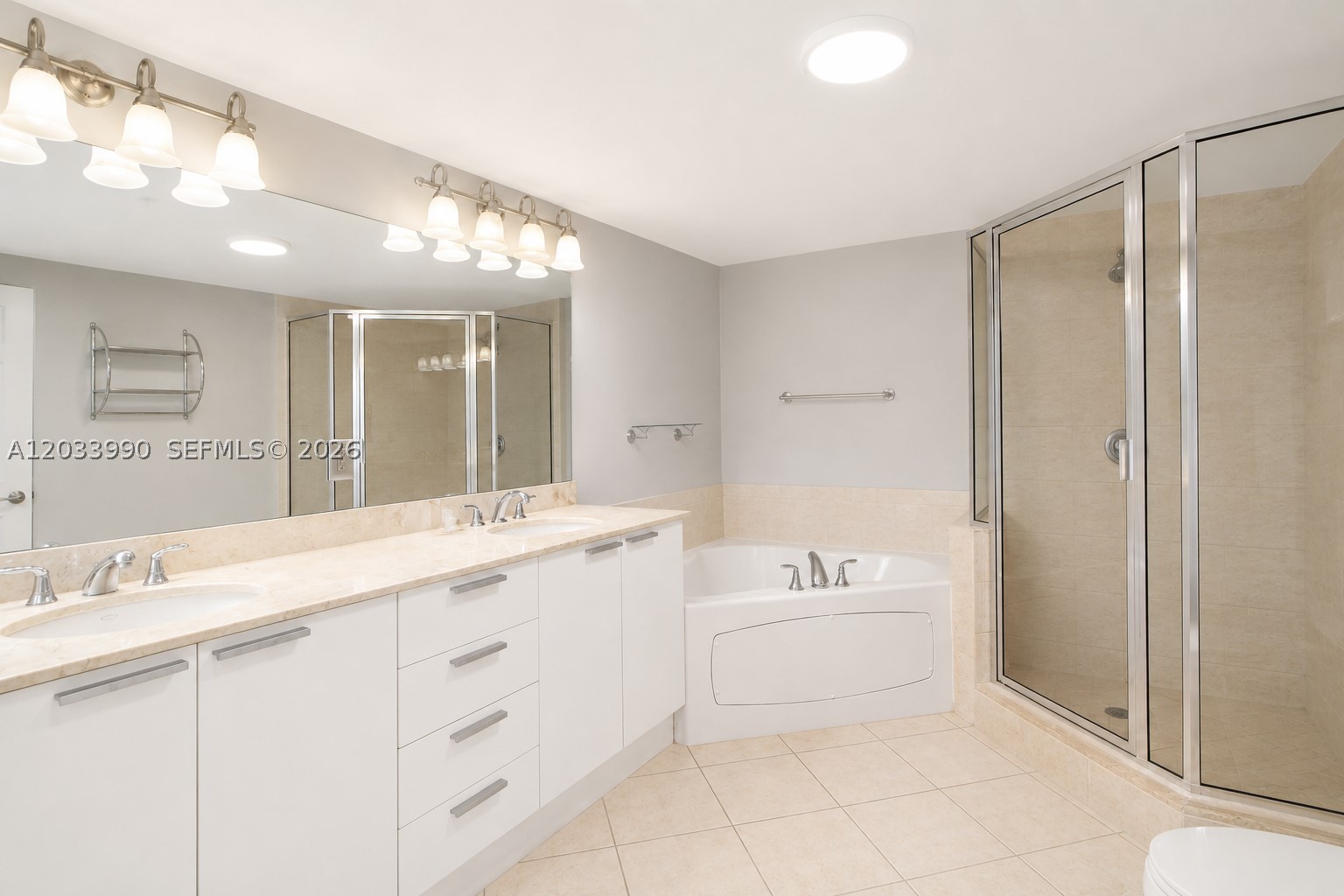 LA PERLA CONDO - Residential