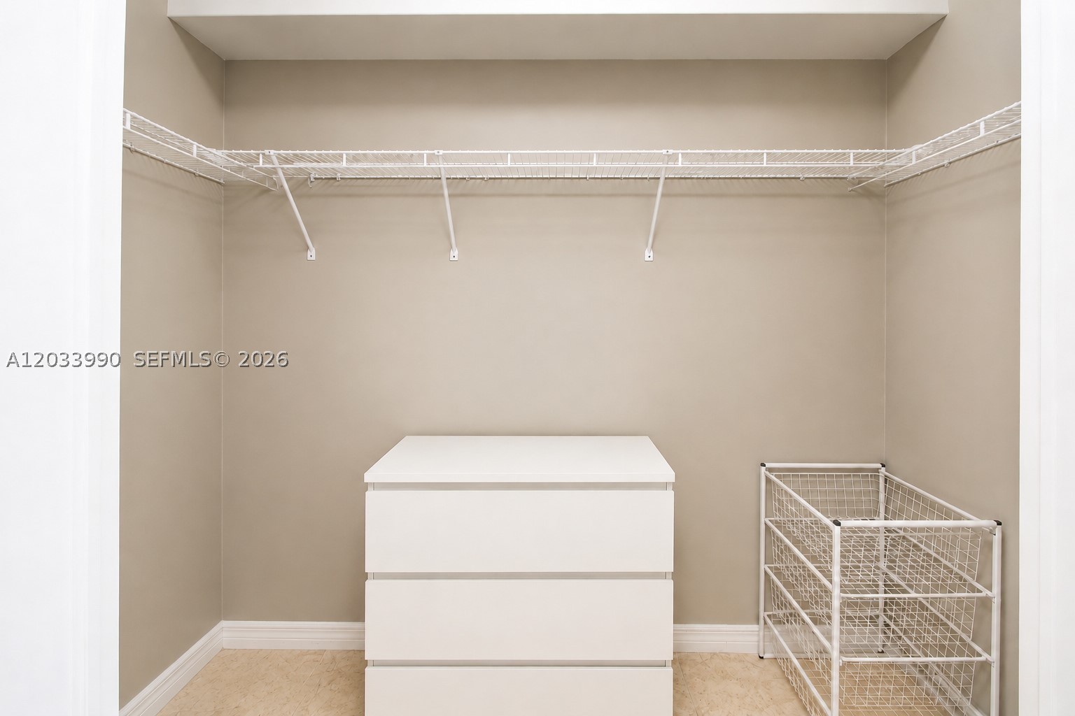 LA PERLA CONDO - Residential