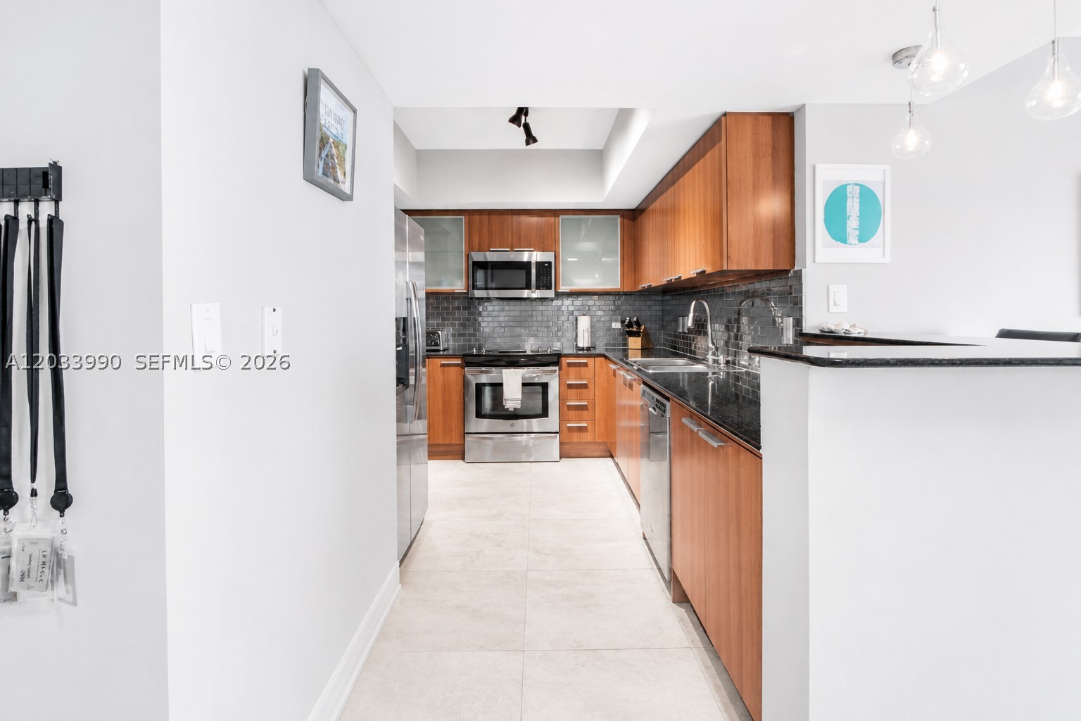 LA PERLA CONDO - Residential