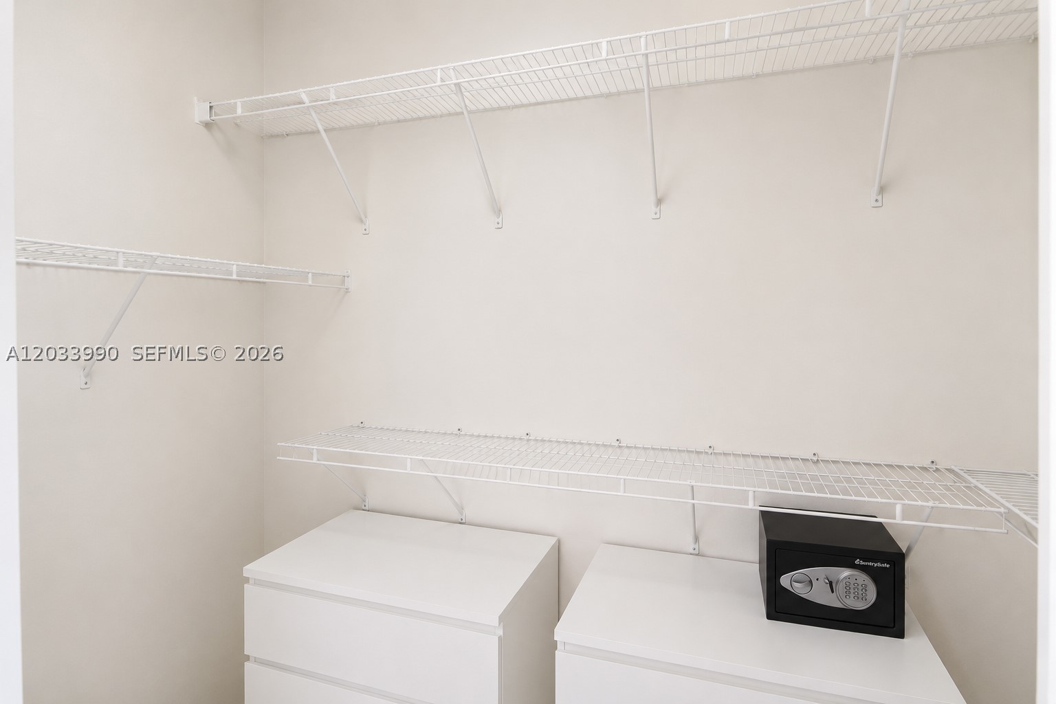 LA PERLA CONDO - Residential