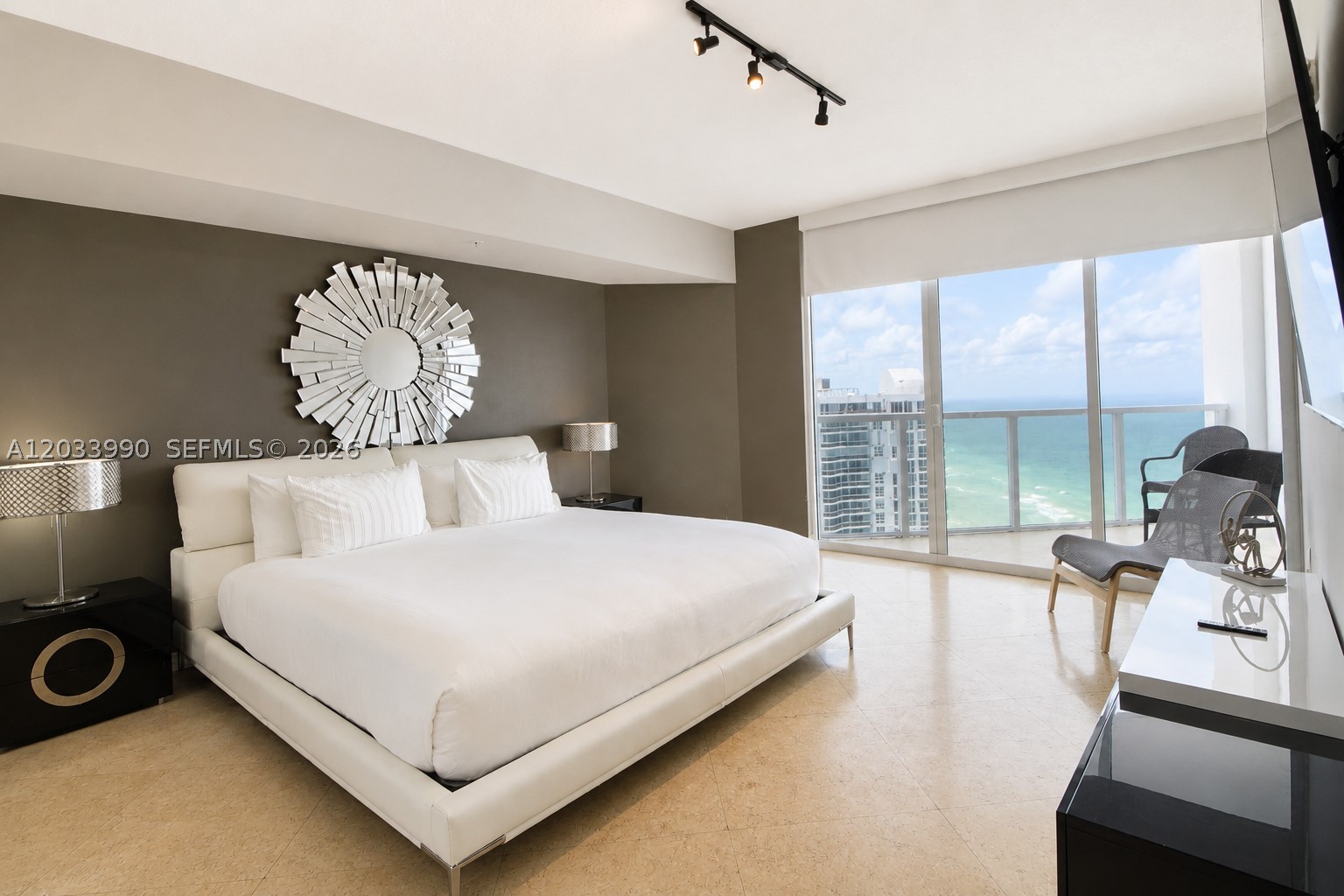 LA PERLA CONDO - Residential