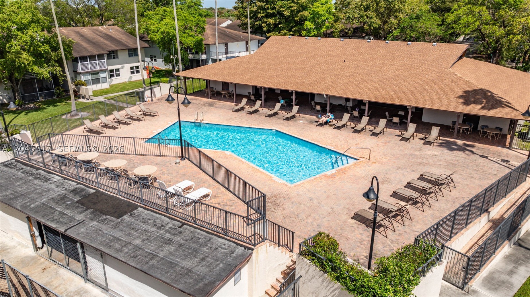 LAURELS AT MARGATE CONDO - Residential