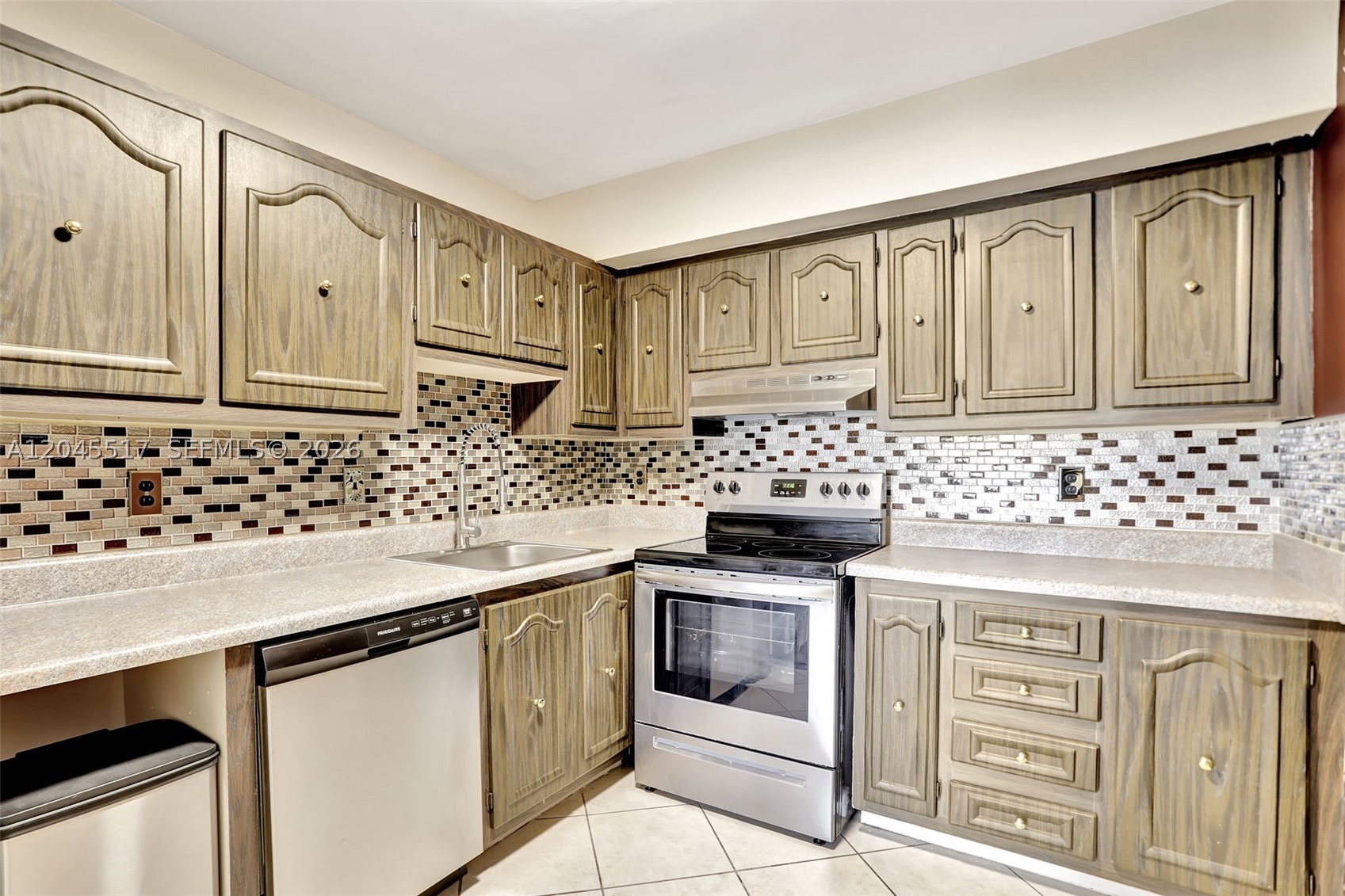 LAURELS AT MARGATE CONDO - Residential