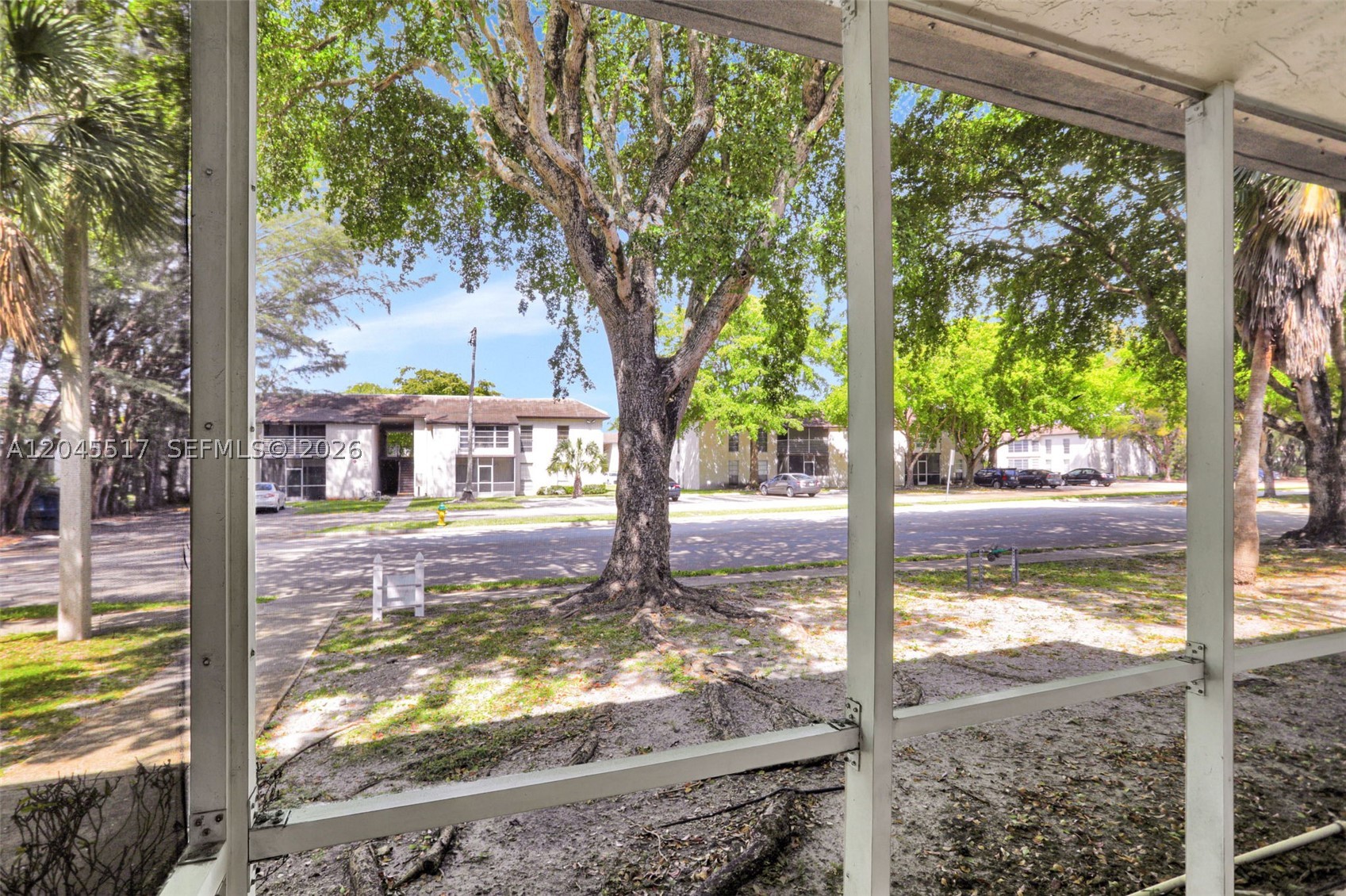 LAURELS AT MARGATE CONDO - Residential