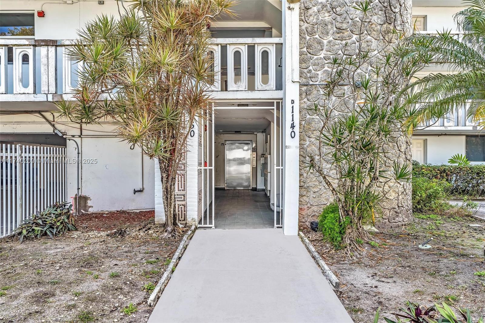 *****STUNNING 2/BED, 2/BATH CONDO IN THE HEART OF NORTH MIAMI BEACH*****OFFERING BREATHTAKING WATER  VIEWS AND UNBEATABLE LOCATION. SPACIOUS LAYOUT WITH ABUNDANT NATURAL LIGHT. GORGEOUS WATER VIEWS FROM THE LIVING AREA, BALCONY & MASTER BEDROOM. UPGRADED OPEN KITCHEN WITH AMPLE CABINET SPACE. MINUTES FROM MAJOR EXPRESSWAYS, AVENTURAL MALL, TOP DINING, SHOPPING & ENTERTAINMENT. PERFECT FOR HOMEOWNERS.
BUILDING HAS A SPECIAL ASSESSMENT AND WILL BE PAY BY SELLER AT CLOSING.