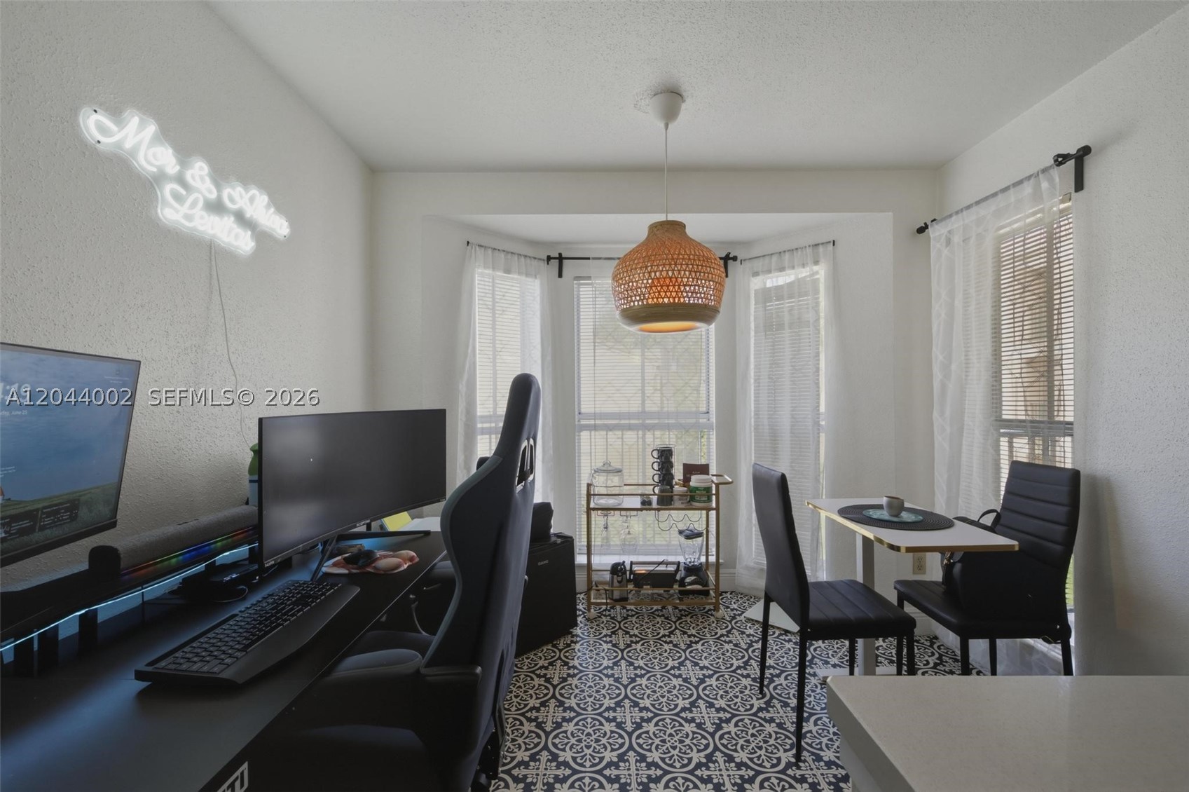 SAVANNAH AT RIVERSIDE CON - Residential