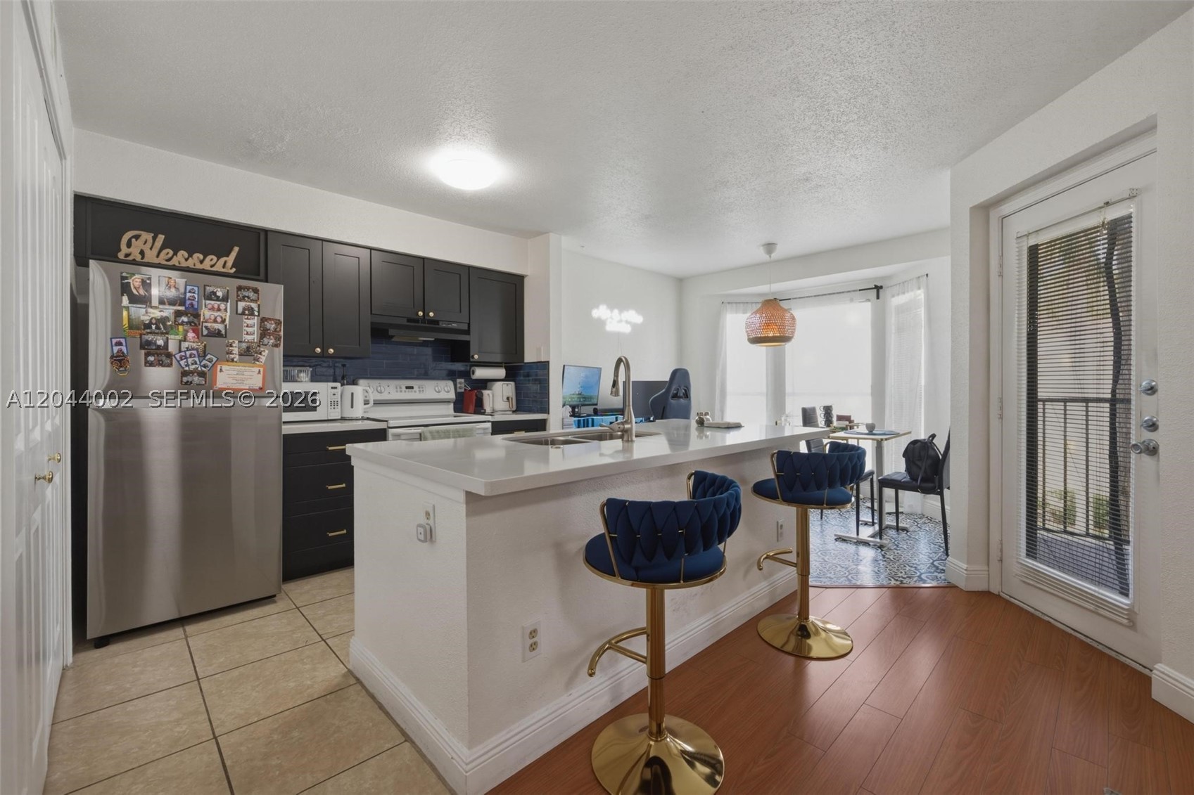 SAVANNAH AT RIVERSIDE CON - Residential