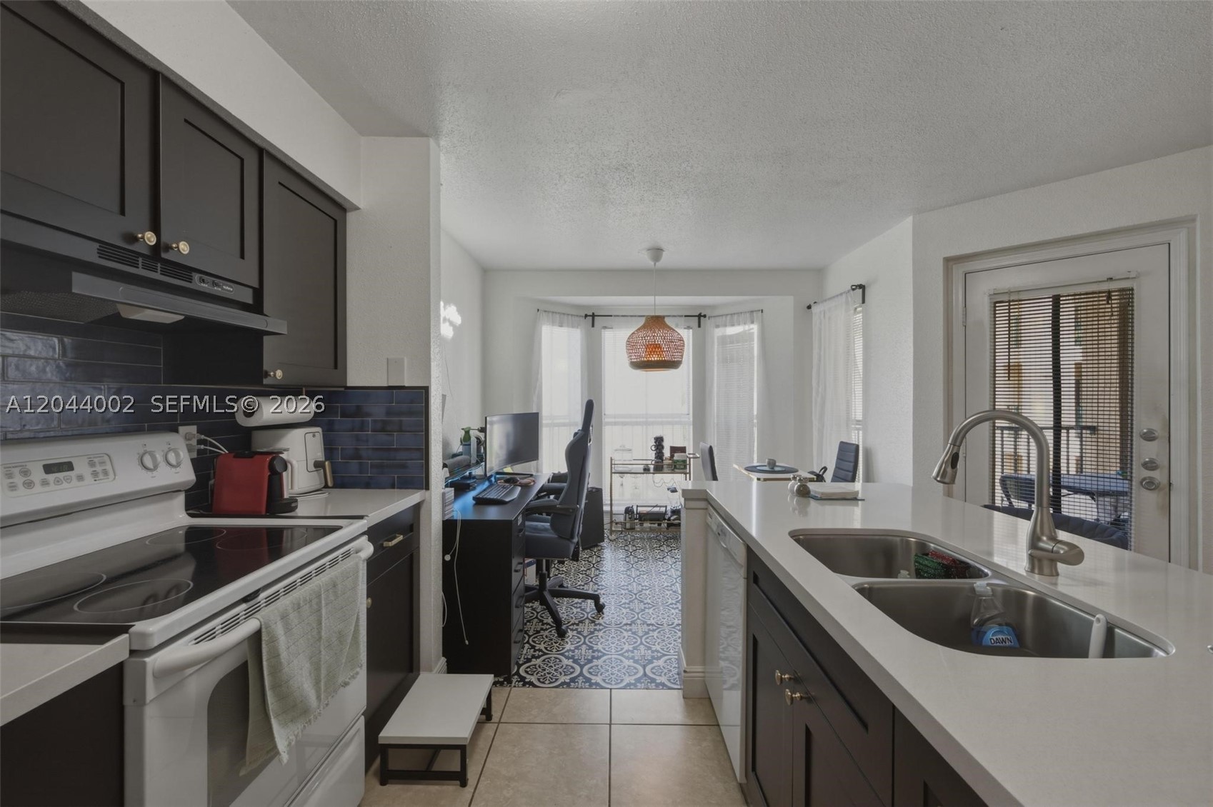 SAVANNAH AT RIVERSIDE CON - Residential